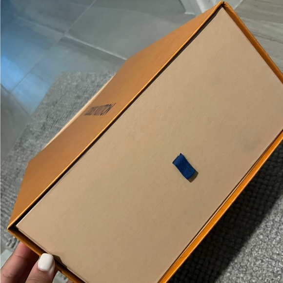 Louis Vuitton Sandals |SLIDES Authentic - Picture 9 of 12